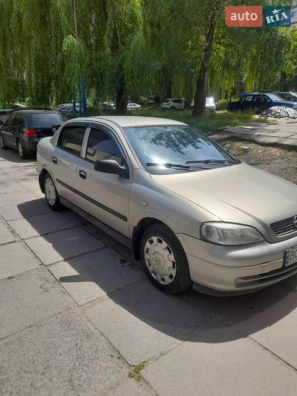 Седан Opel Astra 2008 в Львове