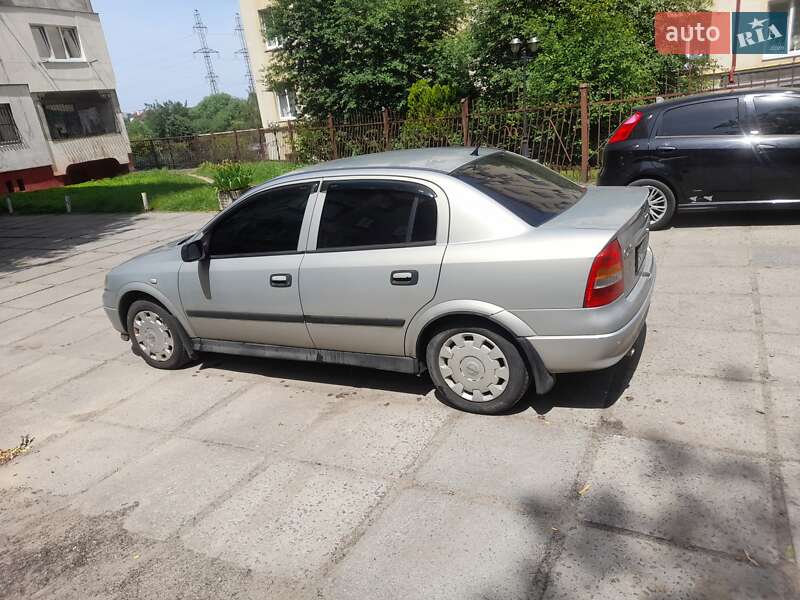 Седан Opel Astra 2008 в Львове