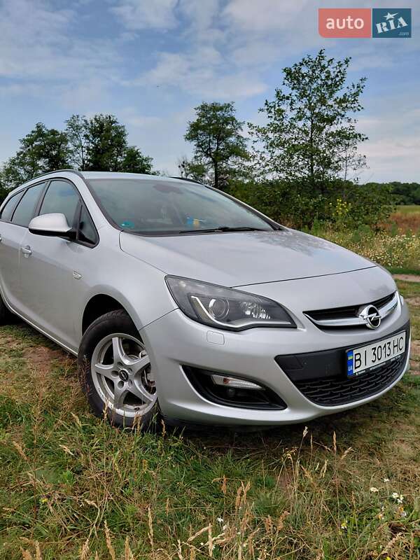 Универсал Opel Astra 2015 в Ахтырке фото 10 Универсал Opel Astra 2015 в Ахтырке