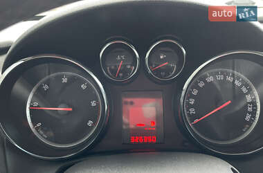 Универсал Opel Astra 2011 в 