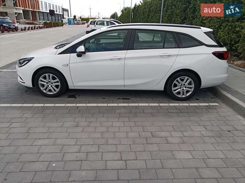 Универсал Opel Astra 2019 в Городке