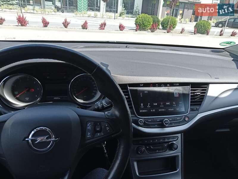 Универсал Opel Astra 2019 в Городке