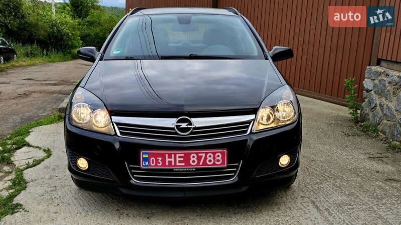 Универсал Opel Astra 2009 в Полтаве