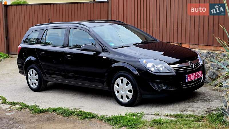 Универсал Opel Astra 2009 в Полтаве