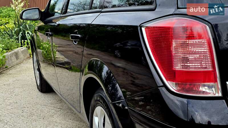 Универсал Opel Astra 2009 в Полтаве