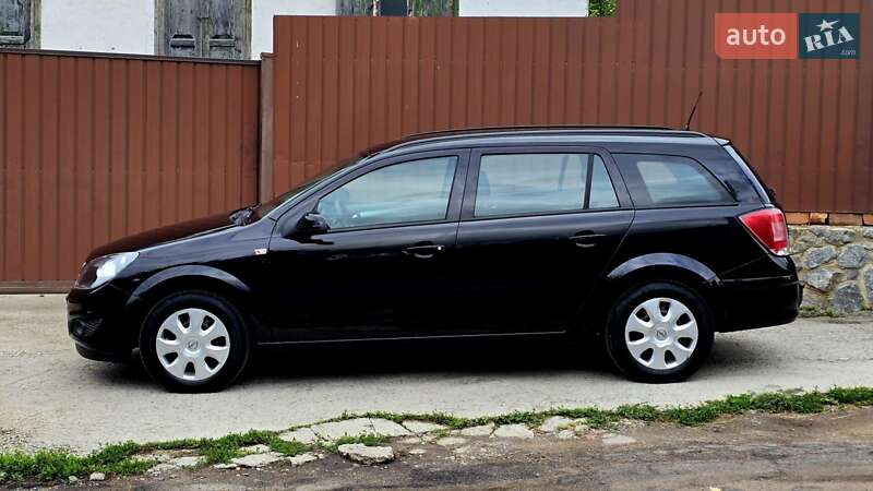 Универсал Opel Astra 2009 в Полтаве