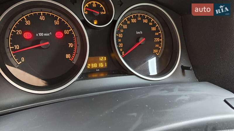 Универсал Opel Astra 2009 в Полтаве