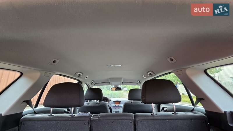 Универсал Opel Astra 2009 в Полтаве