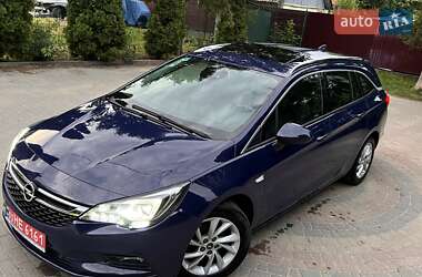 Універсал Opel Astra 2018 в Чернівцях