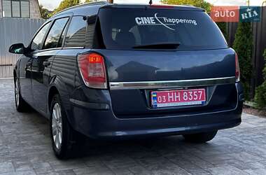 Универсал Opel Astra 2010 в 