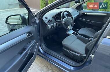Универсал Opel Astra 2010 в 
