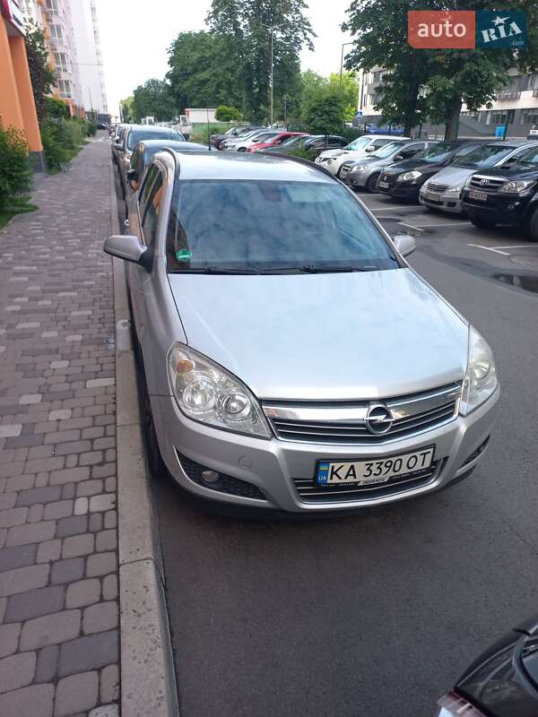Универсал Opel Astra 2009 в Киеве