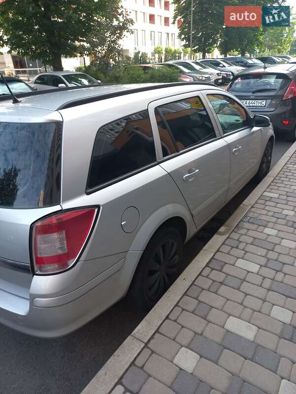 Универсал Opel Astra 2009 в Киеве