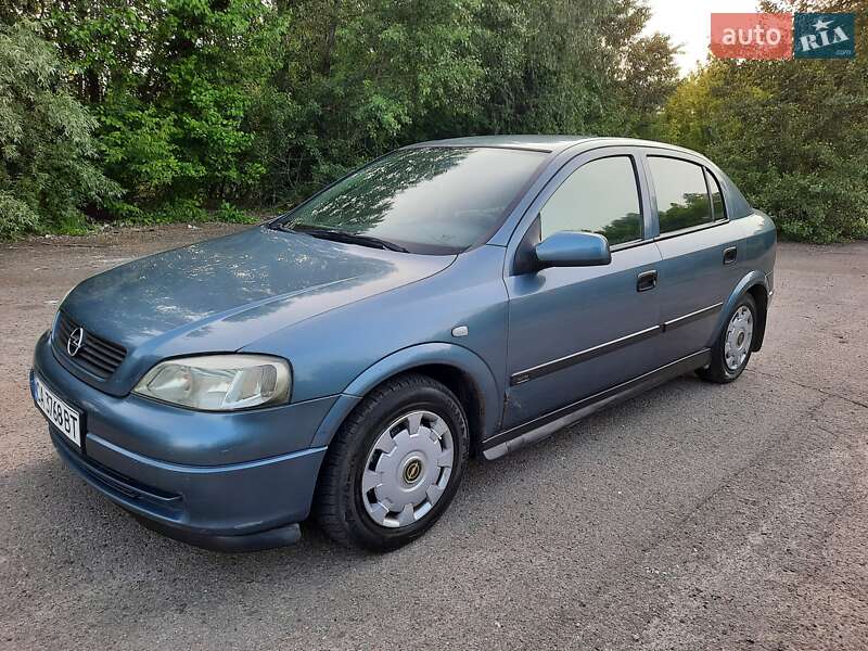 Хэтчбек Opel Astra 1999 в 