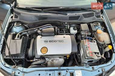 Хэтчбек Opel Astra 1999 в 