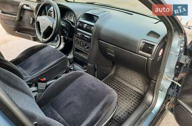 Хэтчбек Opel Astra 1999 в 
