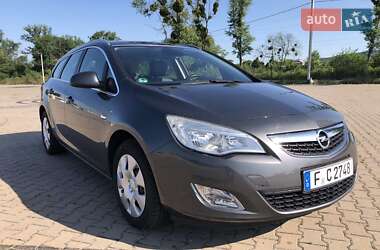 Универсал Opel Astra 2012 в Черновцах