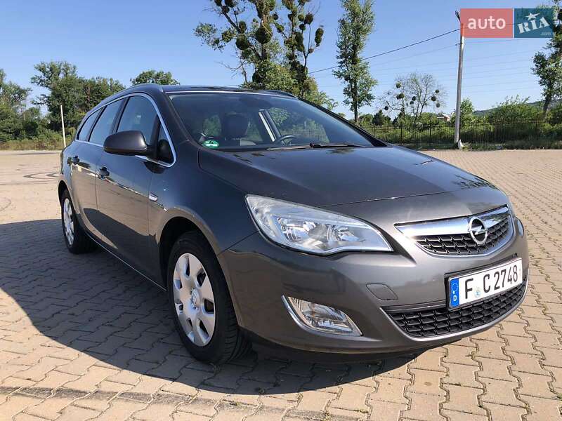 Opel Astra 2012