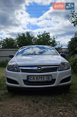 Универсал Opel Astra 2009 в Смеле