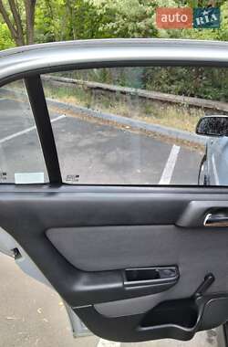 Седан Opel Astra 2004 в 