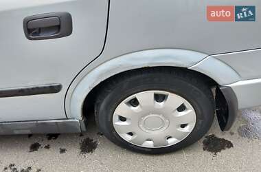 Седан Opel Astra 2004 в 
