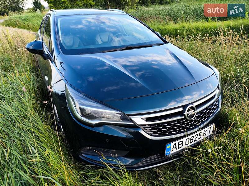 Универсал Opel Astra 2017 в Киеве