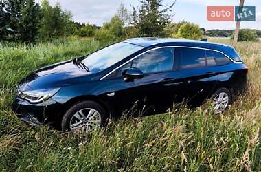 Универсал Opel Astra 2017 в 