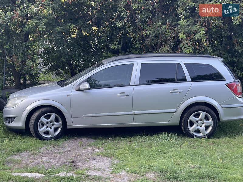 Универсал Opel Astra 2008 в Тернополе