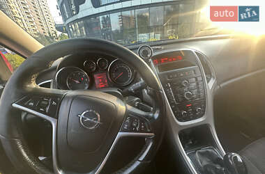 Універсал Opel Astra 2011 в 