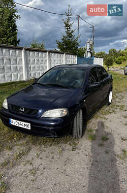 Седан Opel Astra 2005 в 