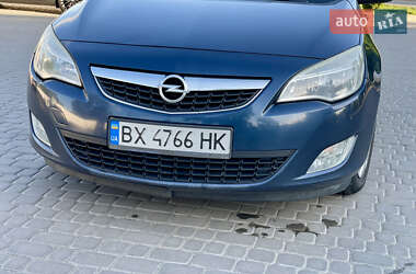 Универсал Opel Astra 2012 в 