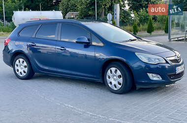 Универсал Opel Astra 2012 в 