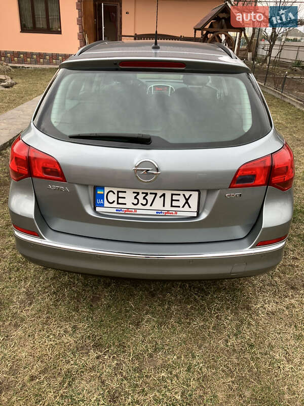 Универсал Opel Astra 2013 в Кицмани