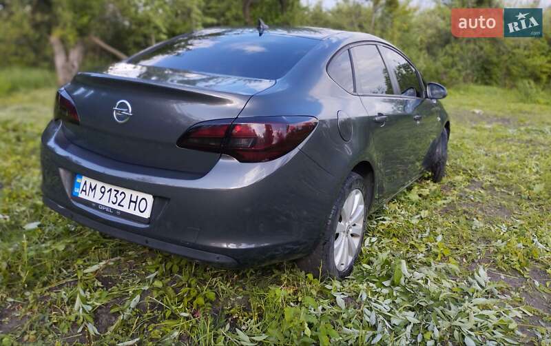 Седан Opel Astra 2015 в Житомире