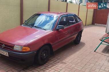 Хэтчбек Opel Astra 1992 в 