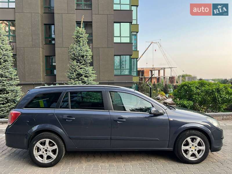 Универсал Opel Astra 2006 в Киеве