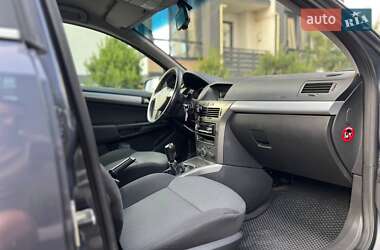 Универсал Opel Astra 2006 в 