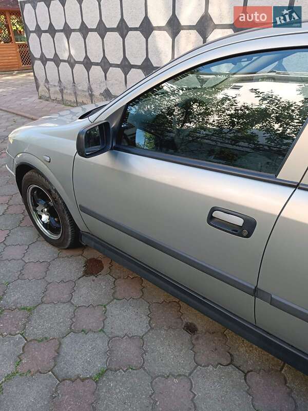Седан Opel Astra 2006 в Калуші