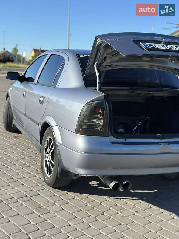 Седан Opel Astra 2007 в Городку