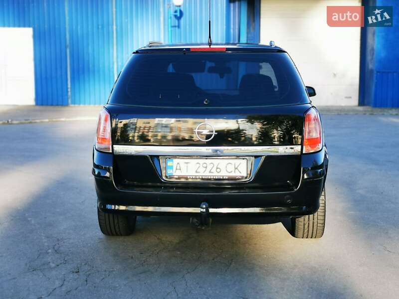 Универсал Opel Astra 2008 в Черновцах