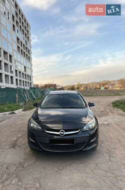 Универсал Opel Astra 2012 в Чернигове