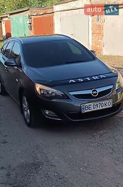 Універсал Opel Astra 2011 в Первомайську