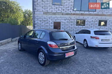 Хетчбек Opel Astra 2006 в 