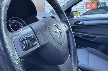 Хетчбек Opel Astra 2006 в 