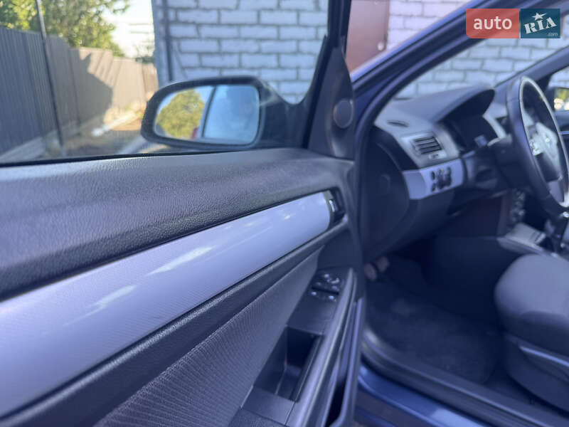 Хэтчбек Opel Astra 2006 в Звенигородке фото 38 Хэтчбек Opel Astra 2006 в Звенигородке