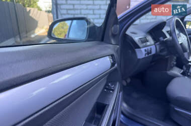 Хетчбек Opel Astra 2006 в 
