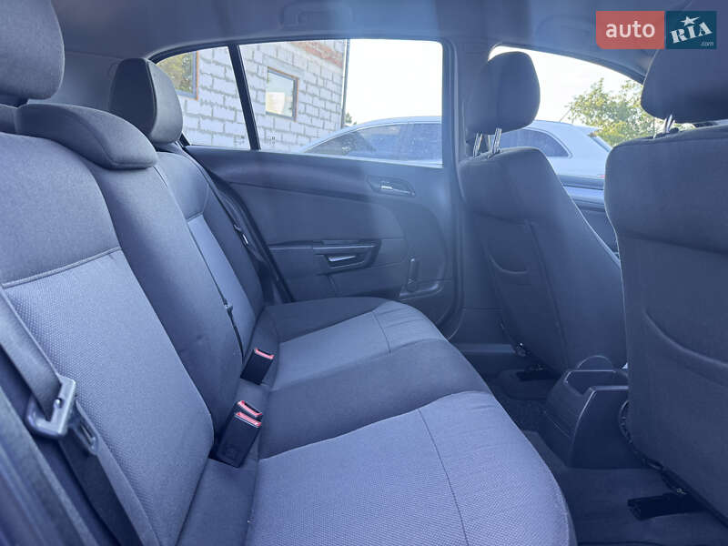 Хэтчбек Opel Astra 2006 в Звенигородке фото 48 Хэтчбек Opel Astra 2006 в Звенигородке