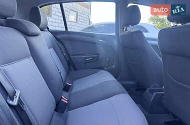 Хетчбек Opel Astra 2006 в 