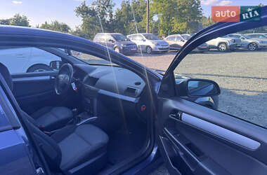 Хетчбек Opel Astra 2006 в 