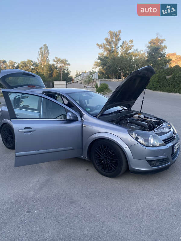 Хетчбек Opel Astra 2004 в Дніпрі